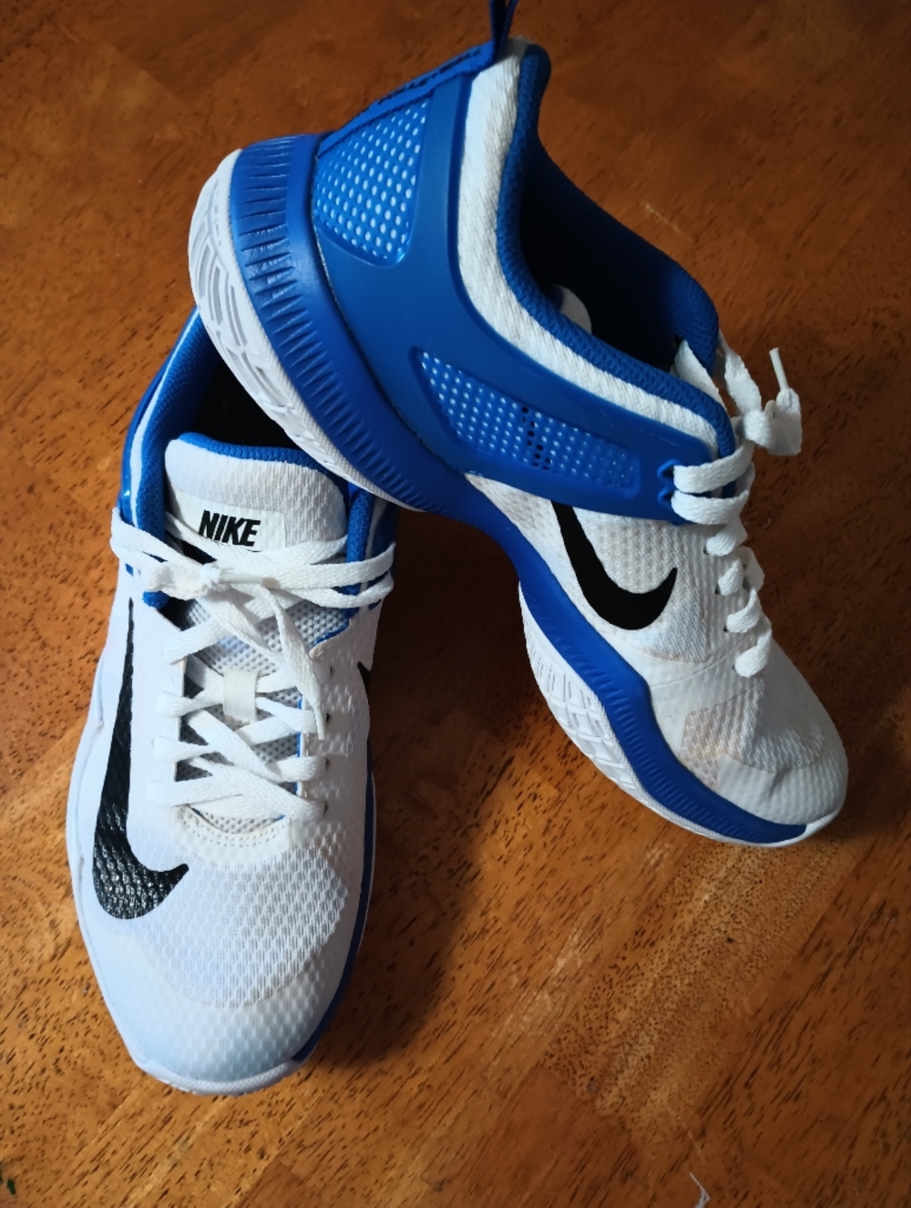 Nike Zoom Volleyball Shoes. White, Royal Blue & Black. Women's 9.5